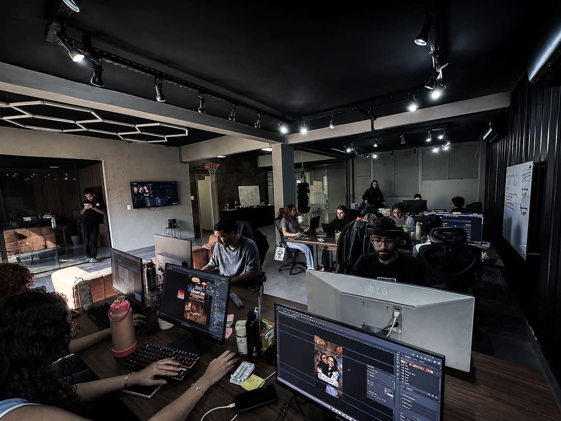 Bastidores da operação da Cut Creative
